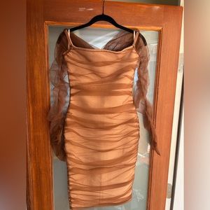 FashionNova Ruched & Ready Bandage Midi Dress, size M - Never Worn!